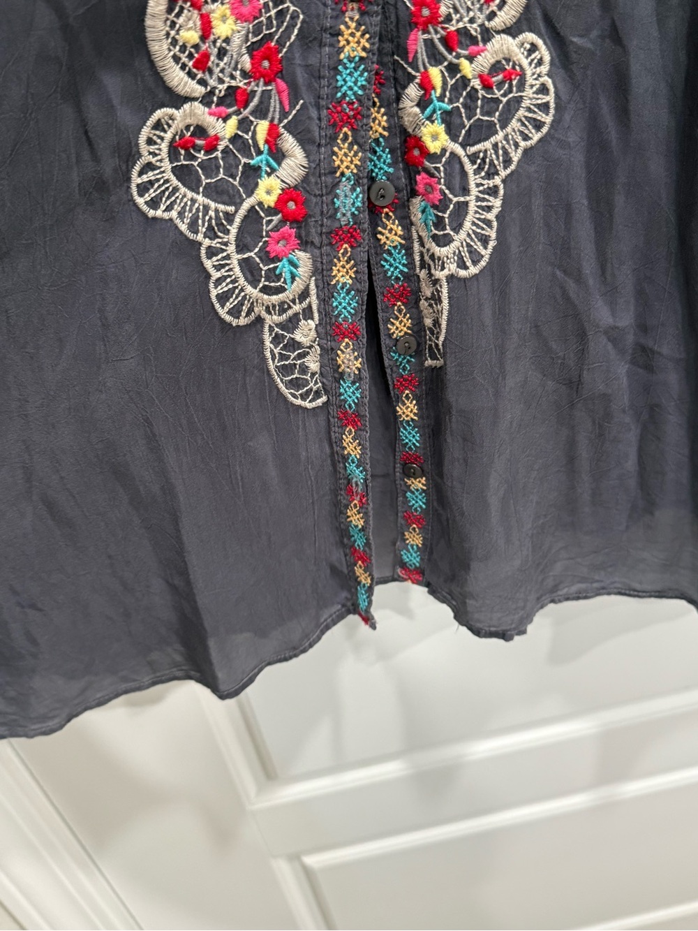 Johnny Was Women’s Floral Embroidered Slate Grey Long Sleeve Tunic - Picture 5 of 7